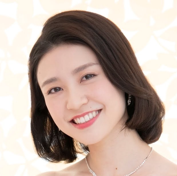 真風涼帆さんの2代目相手役・潤花さんの写真