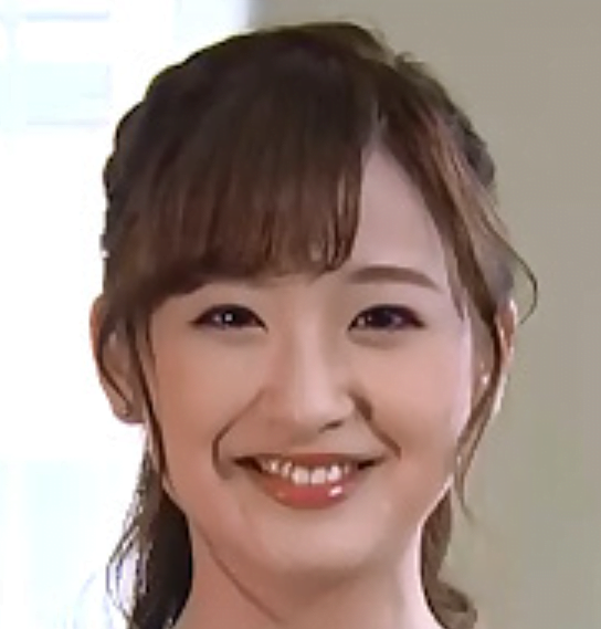 真風涼帆さんの初代相手役・星風まどかさんの写真