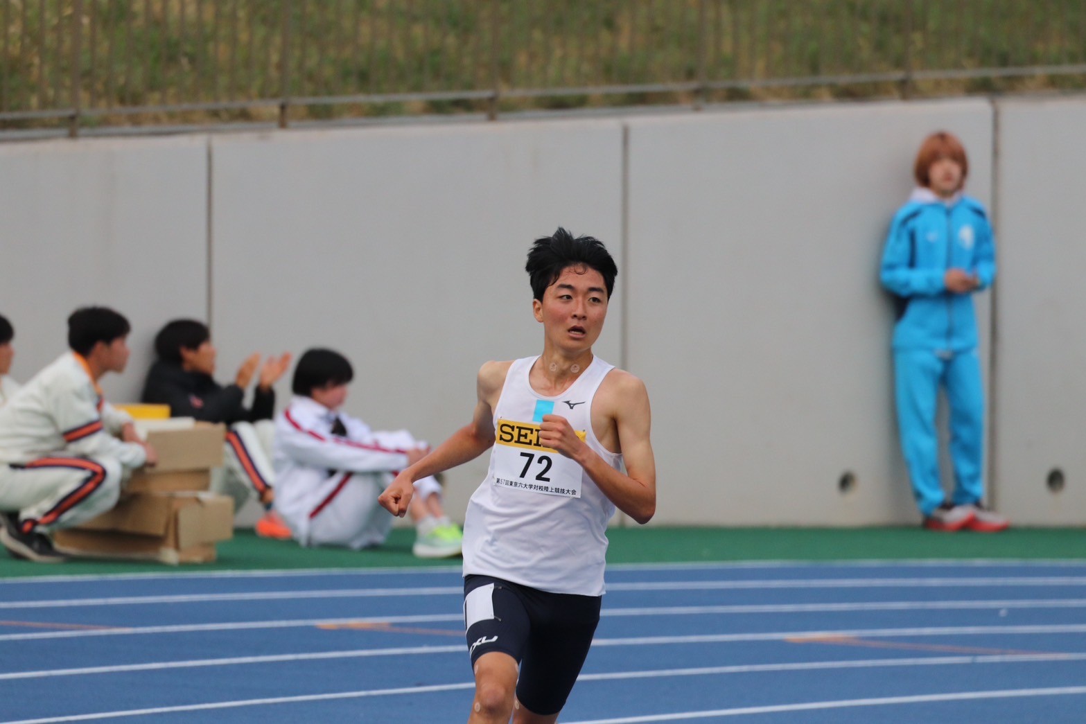 秋吉拓真選手の身長がわかりそうな写真②