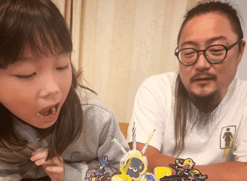 清水さら選手の父・卓郎さんと妹・ゆらさんの写真